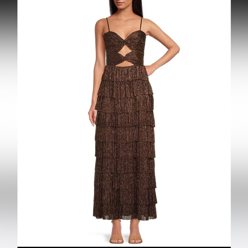 NWT Gianni Bini Grace Metallic Plisse
Sweetheart Neck Cut-Out Tiered Dre…